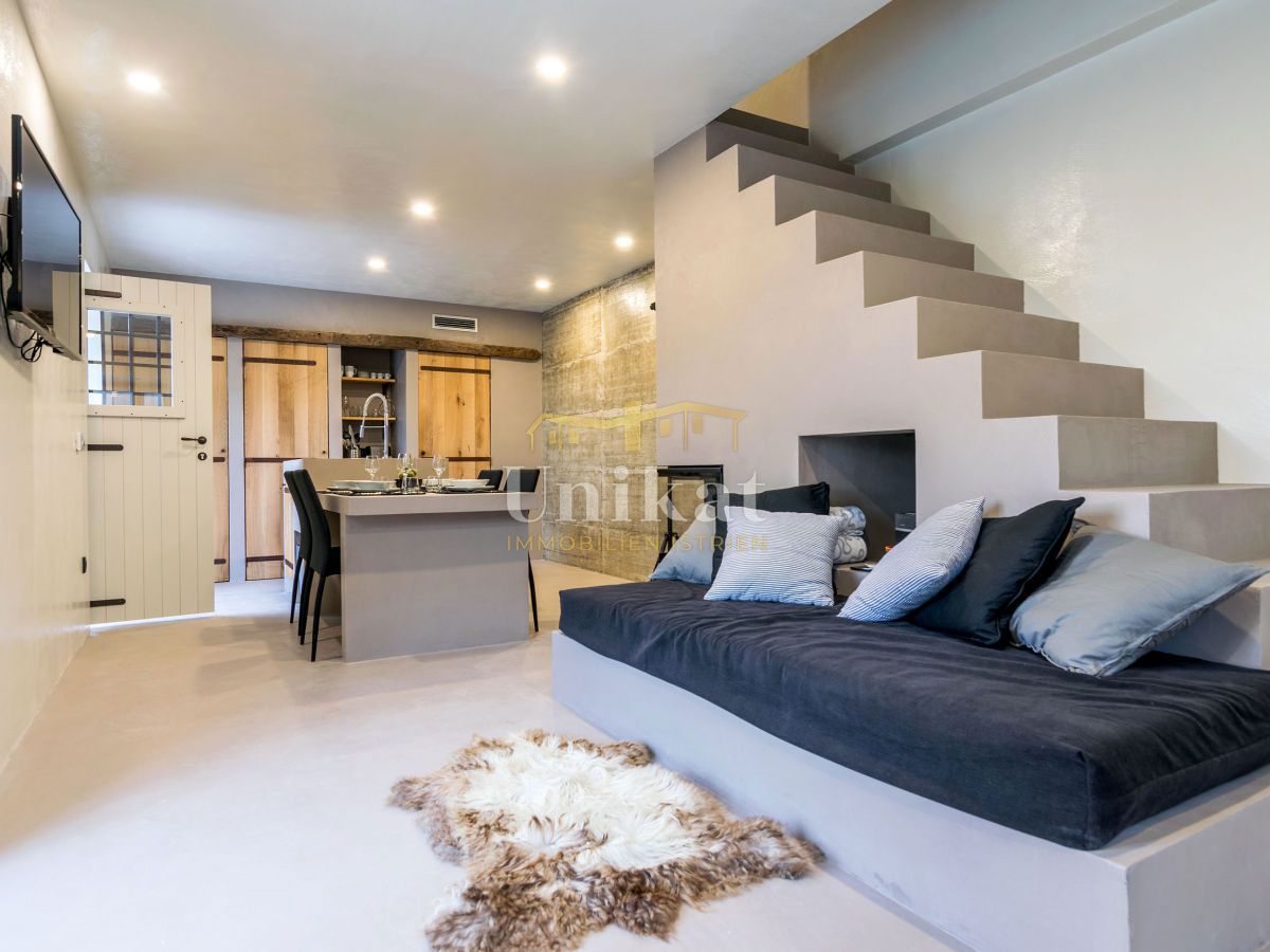 Casa in pietra con vista sulla natura